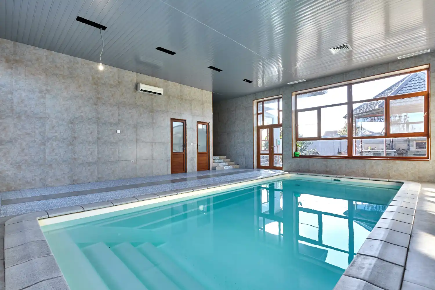 ristrutturazione-bagni-piscine-con-lastre-acquapanel